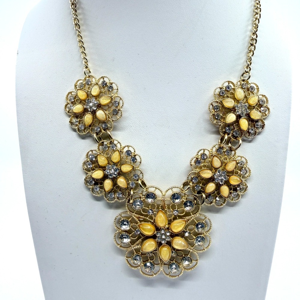 Vintage Style Gold Tone Yellow Resin Flower Statement Bib Necklace Rhinestone